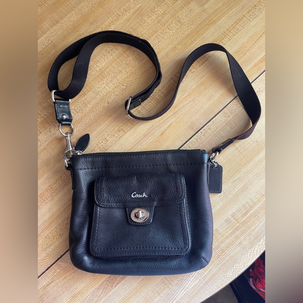 Coach Purse Vintage Crossbody black Leather Bag turn lock y2k